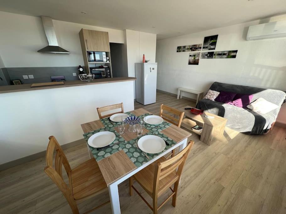 Le Carrousel - Apt Vue Mer - Plage A 10 M - Clim - Wifi Canet-en-Roussillon Kültér fotó