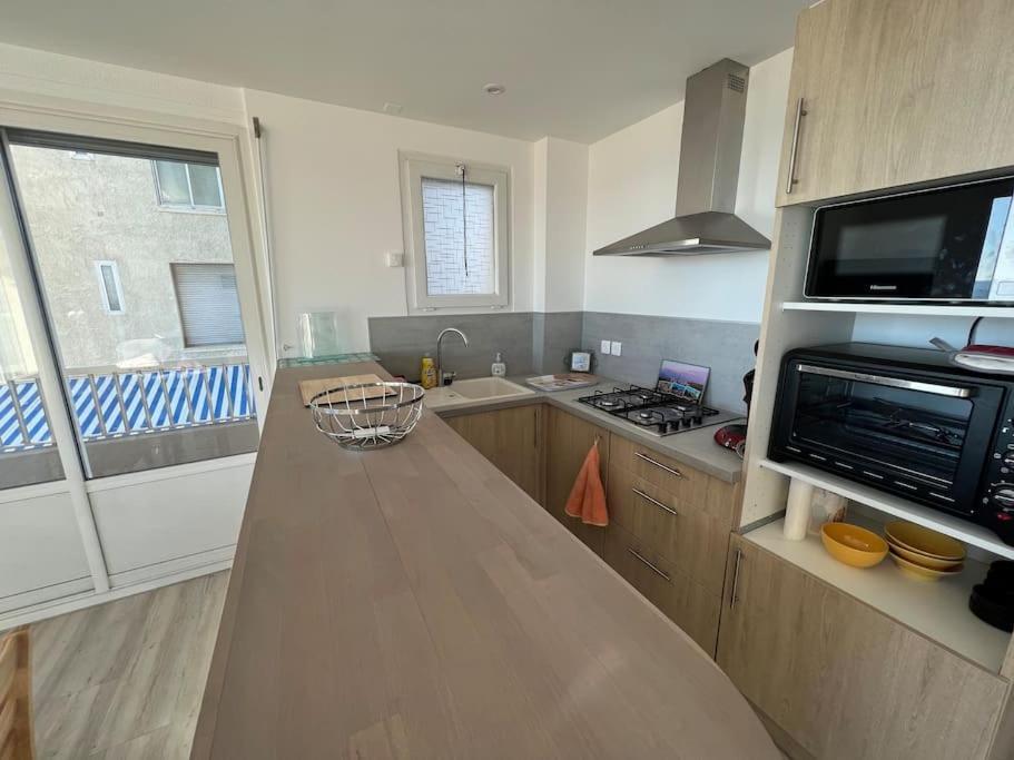 Le Carrousel - Apt Vue Mer - Plage A 10 M - Clim - Wifi Canet-en-Roussillon Kültér fotó