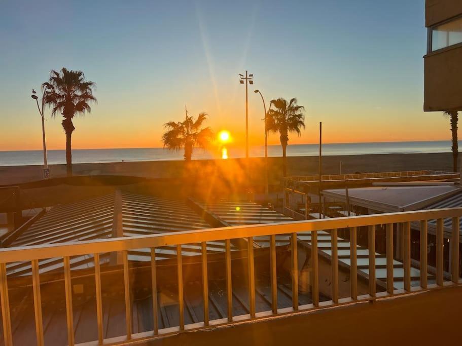Le Carrousel - Apt Vue Mer - Plage A 10 M - Clim - Wifi Canet-en-Roussillon Kültér fotó